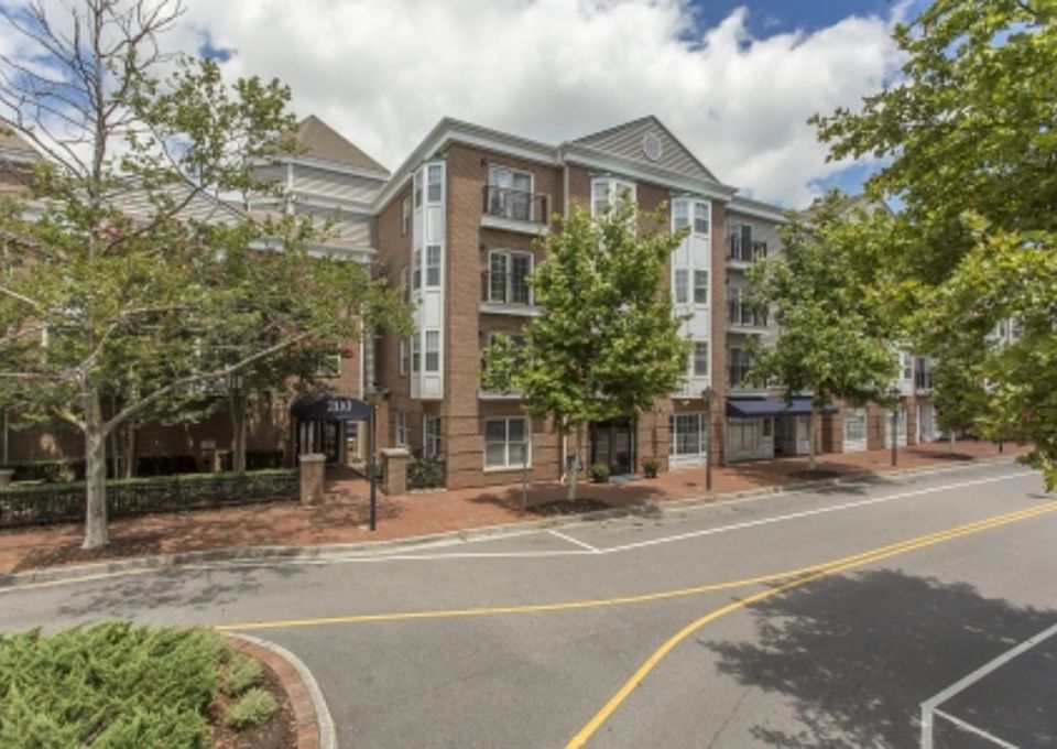 1st image of 201 W Tazewell St APT 109