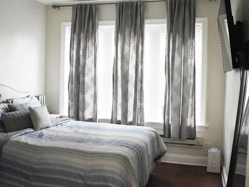 1st image of 3817-3823 N Greenview Ave #1E