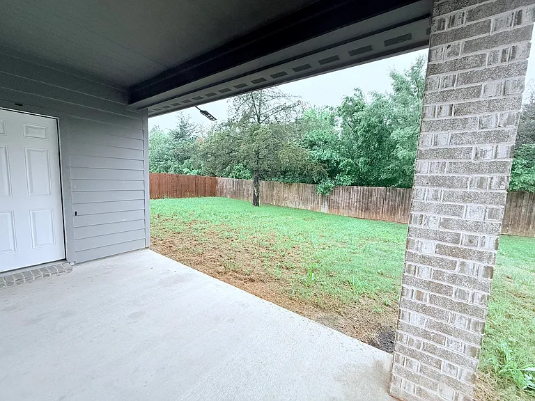 6002 Colorado St — Photo 13
