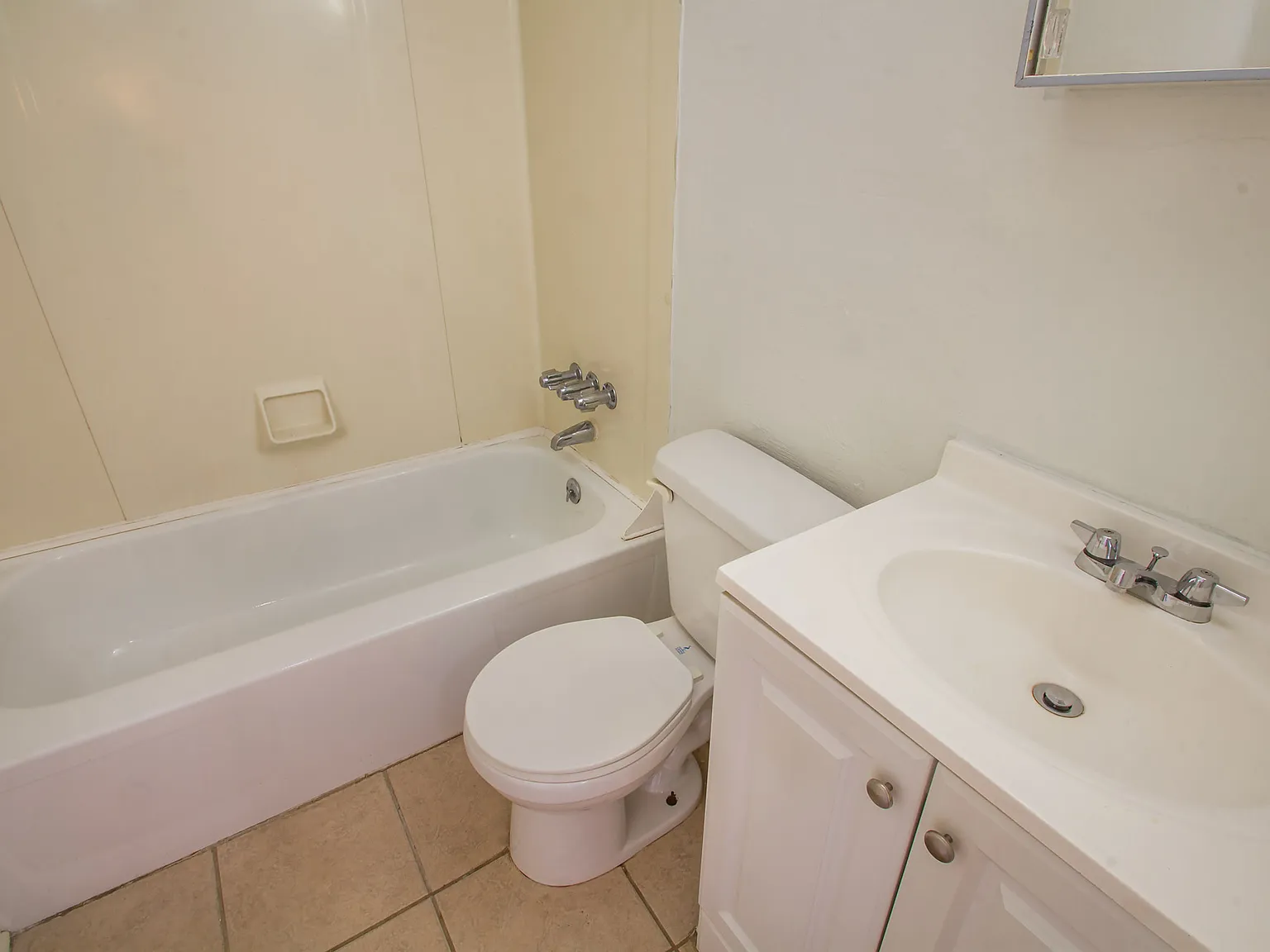1 bed, 673 sqft, $1,050 — Photo 3