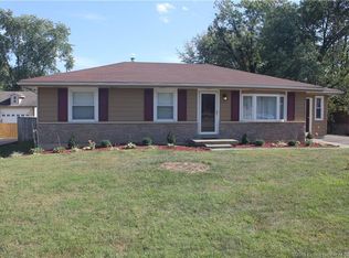 3906 Brookside Ln, New Albany, IN 47150