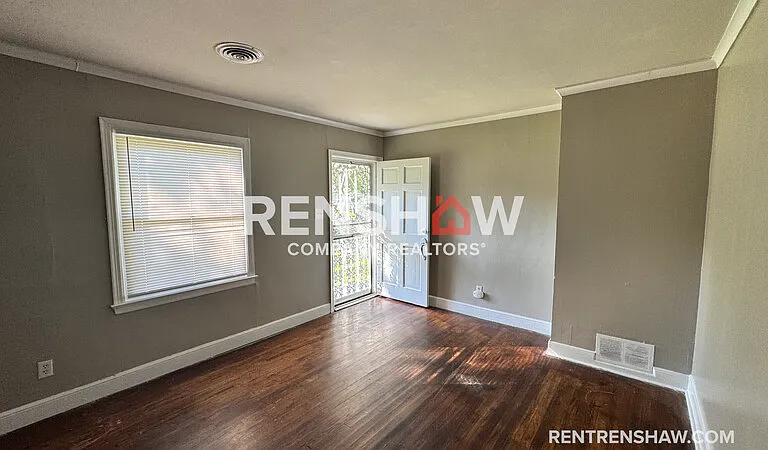 1330 Victor Dr — Photo 4