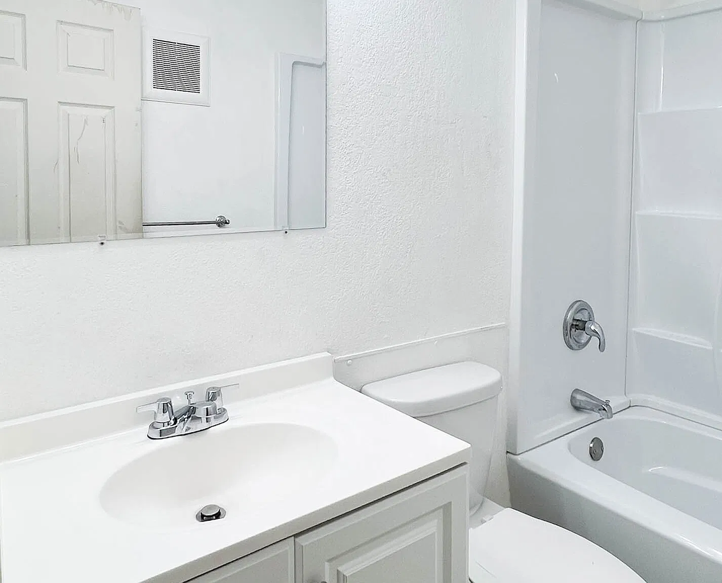 1025 E 10th Ave - 11 — Photo 2