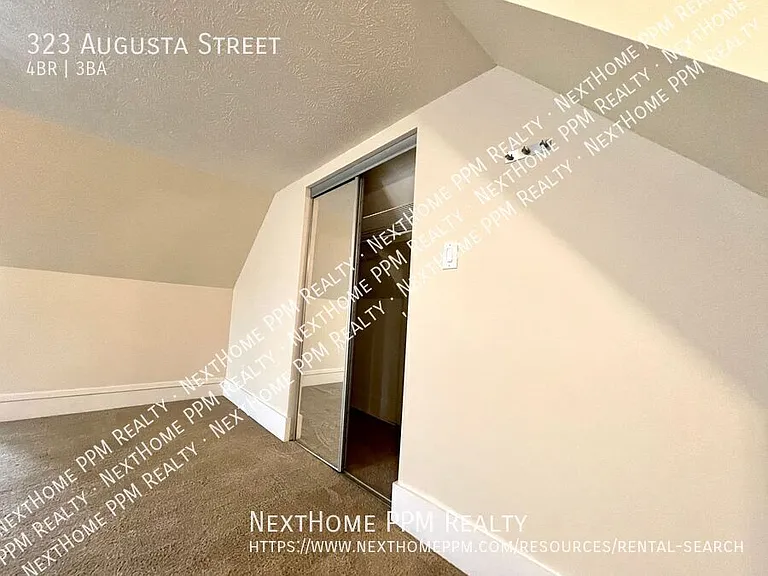 323 Augusta St — Photo 25