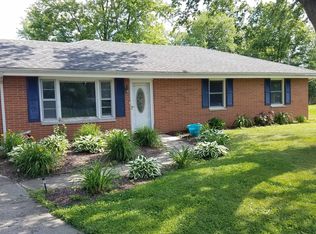 2116 N Roxbury Ln, Muncie, IN 47304