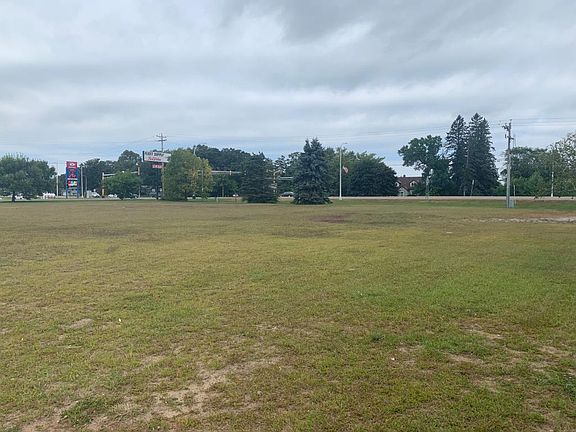 4th image of 1st Ave NE
