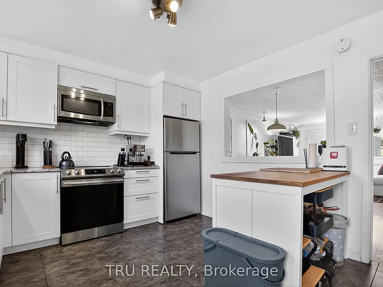 1253 Emperor Ave — Photo 11