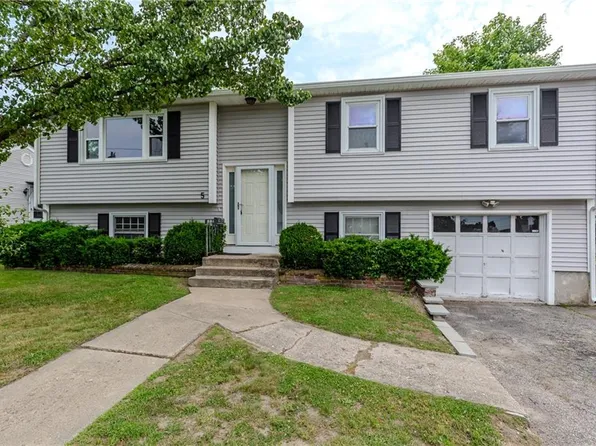 5 Standish Ave, North Providence, RI 02911
