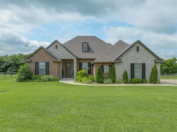 10043 Lacewood Dr, Edmond, OK 73025