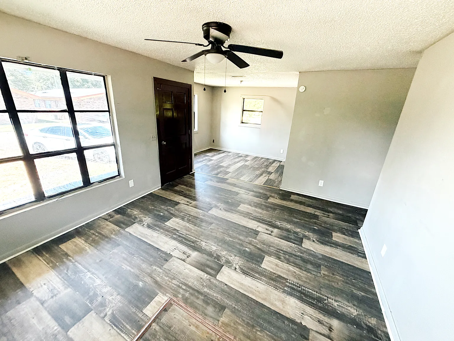 1100 Ash St — Photo 2