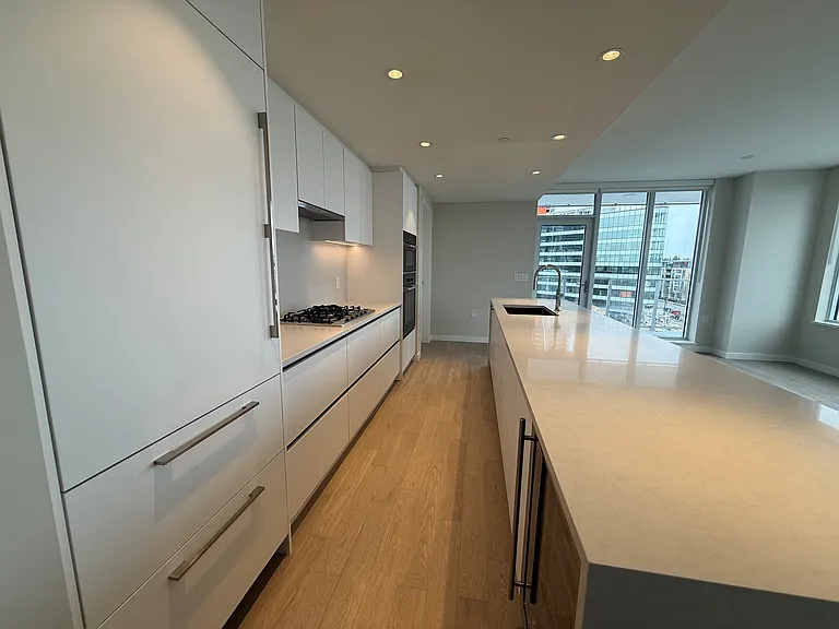 1202 W 42nd Ave #1202 — Photo 4
