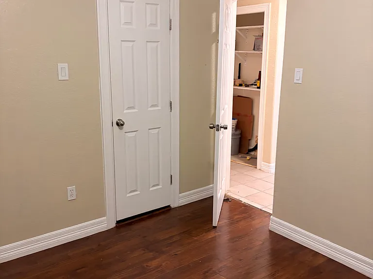 533 Majestic St — Photo 2