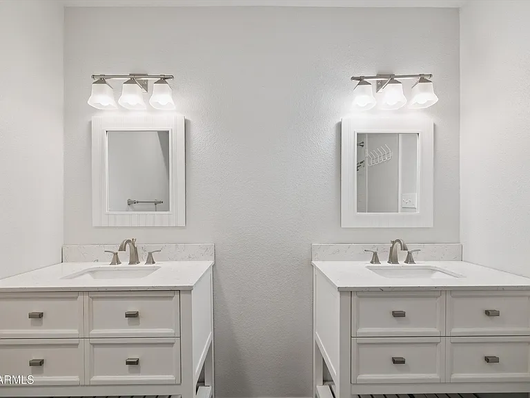 3526 E Sahuaro Dr — Photo 31
