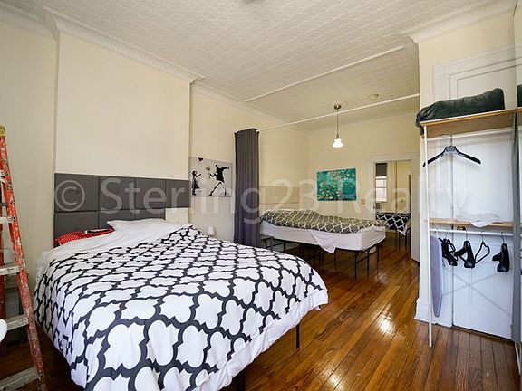 5th image of 3050 23rd St APT 2L