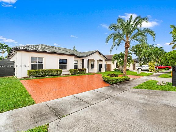 4th image of 8831 NW 166th Ter