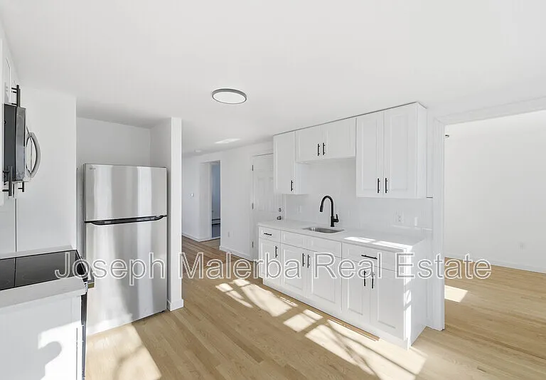 159 Connecticut Ave #2 — Photo 29