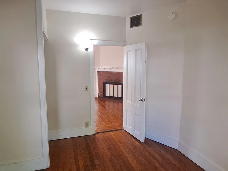502 S Aurora Street — Photo 7