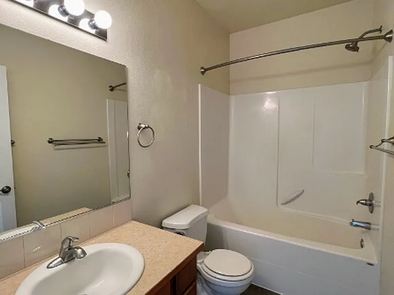 9212 Campus Glen Dr NE — Photo 21