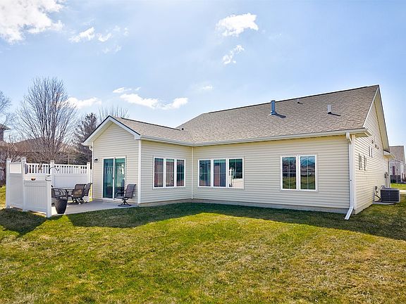 2nd image of 2113 NE Grant St