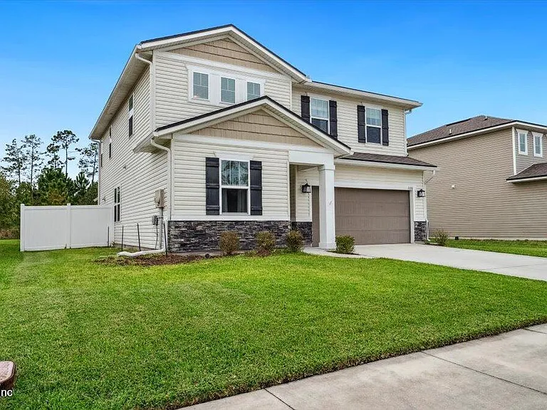 1120 Persimmon Dr — Photo 2