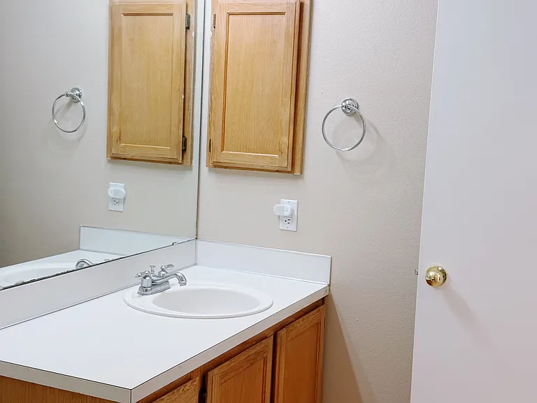 4704 Mill Pond Dr SE — Photo 6