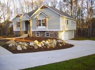 16 Rockaway Ct, Cartersville, GA 30120