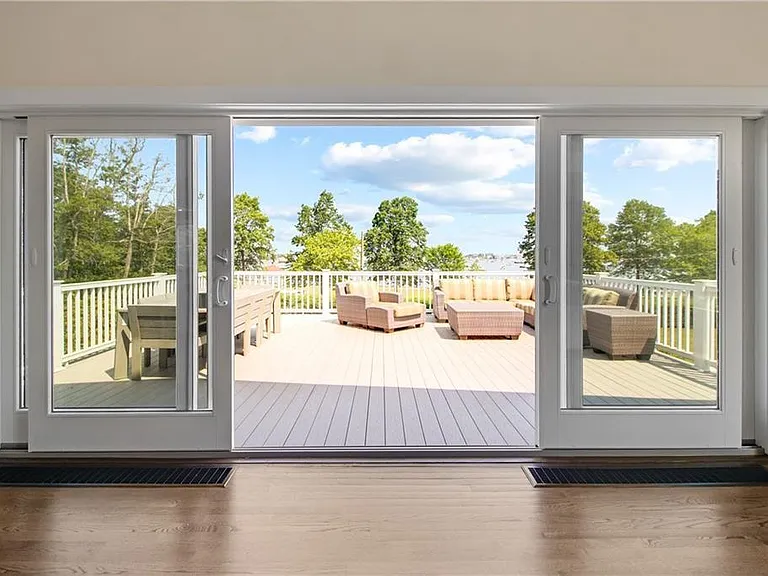 1 Harbor View Dr — Photo 25