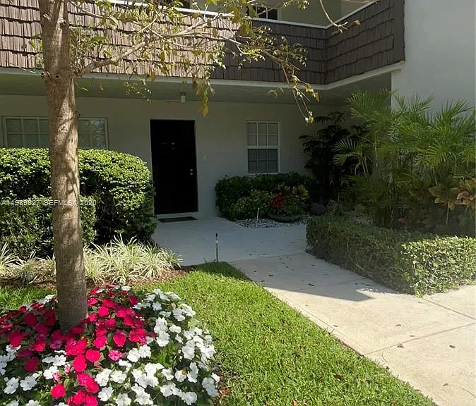 4017 N Cypress Dr #102 — Photo 1