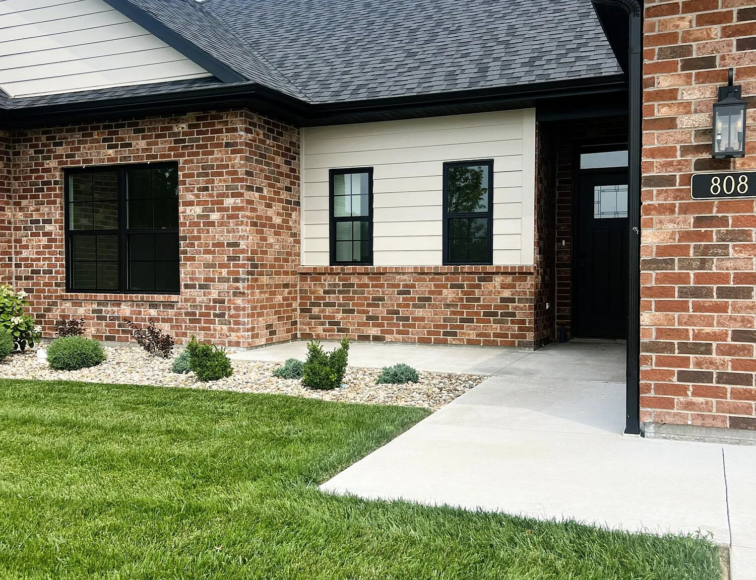 2 bed, 2.0 bath, 1614 sqft, $3,000 — Photo 2