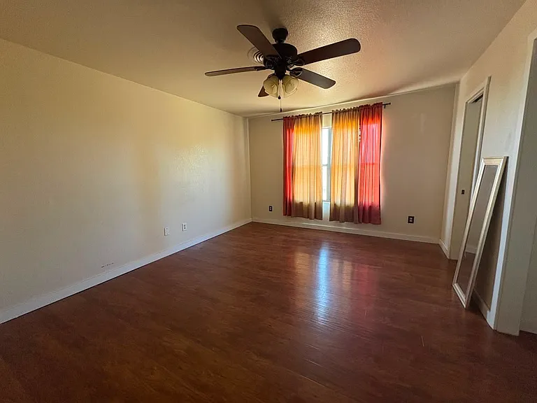 6204 Copperwood Ln — Photo 2