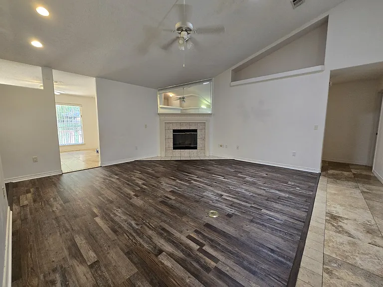 4219 Spindlewick Dr — Photo 8