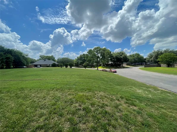 2309 Meadows Ln, Sherman, TX 75092