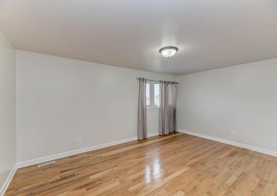 2nd image of 18800 Dickens Dr