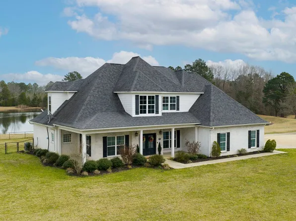 394 Columbia Road 140, Waldo, AR 71770