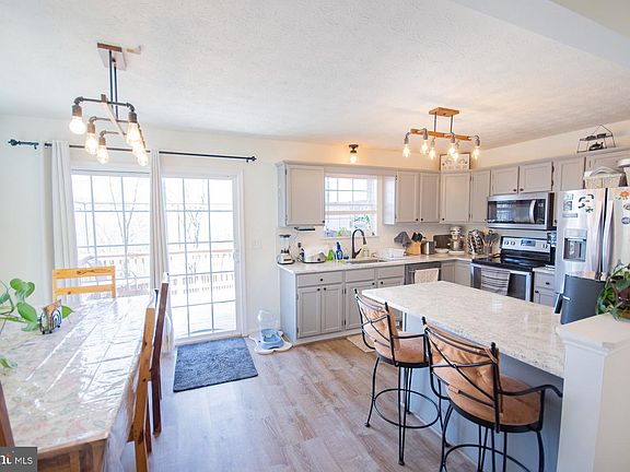 5th image of 132 Seabreeze Ln