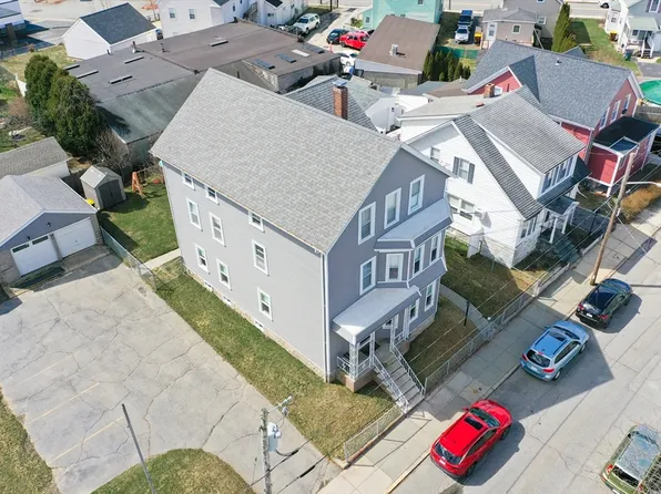 1417 Globe St, Fall River, MA 02721