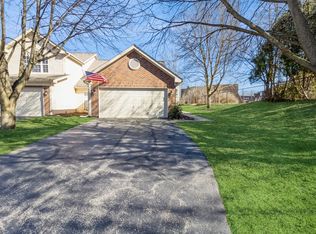 873 Dandridge Ct, Elgin, IL 60120