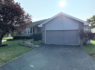 1012 Flagstaff Ln, Joliet, IL 60432