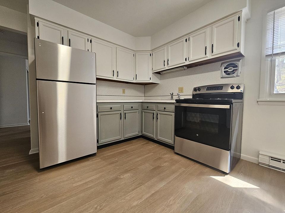 1st image of 12916 N Cresap St SW #14be5f99f
