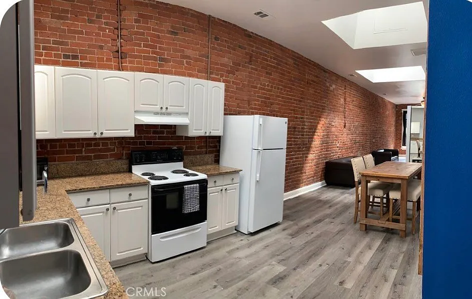131 E 2nd St