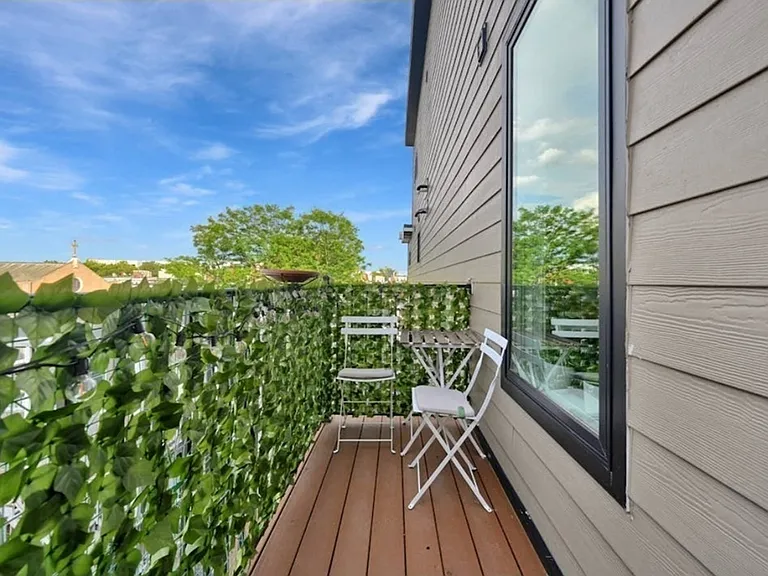 270 Paris St #7 — Photo 10