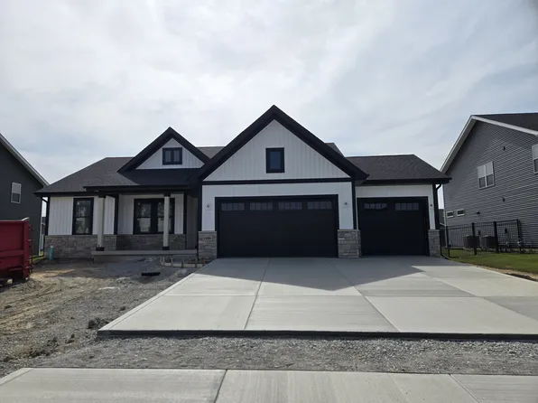 13586 Harbor Dr, Cedar Lake, IN 46303