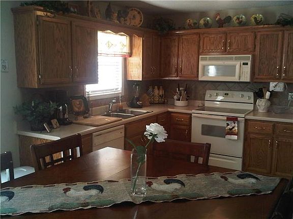 5th image of 62 Grassmire Dr
