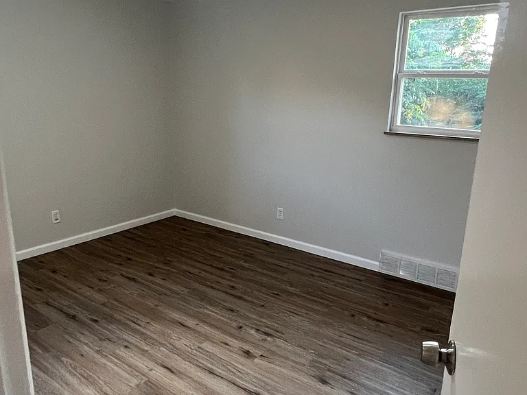 8941 Kidder Ave — Photo 17