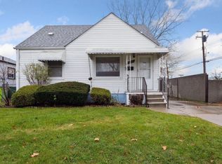 24933 Valley Ave, Eastpointe, MI 48021