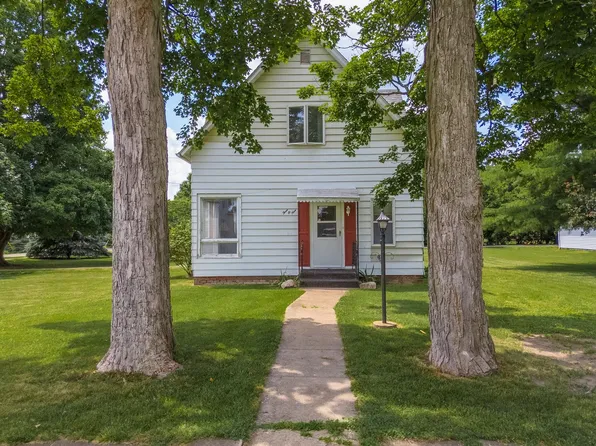 309 N Oak St, Toluca, IL 61369