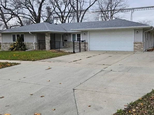 203 4th Ave SE, Clarion, IA 50525