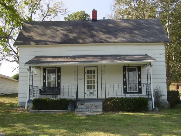 2273 Roundhouse Rd., Aurora, MO 65605