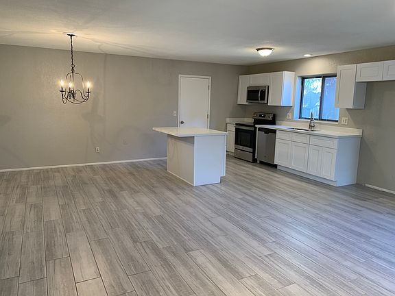 4th image of 1337 E Flower Ave