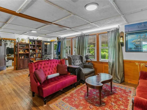 4 Galley St, Jamestown, RI 02835